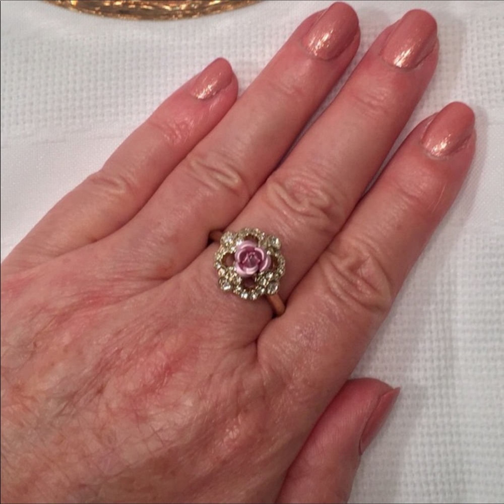 Rose Ring Surrounded by a white Rhinestone 10.5